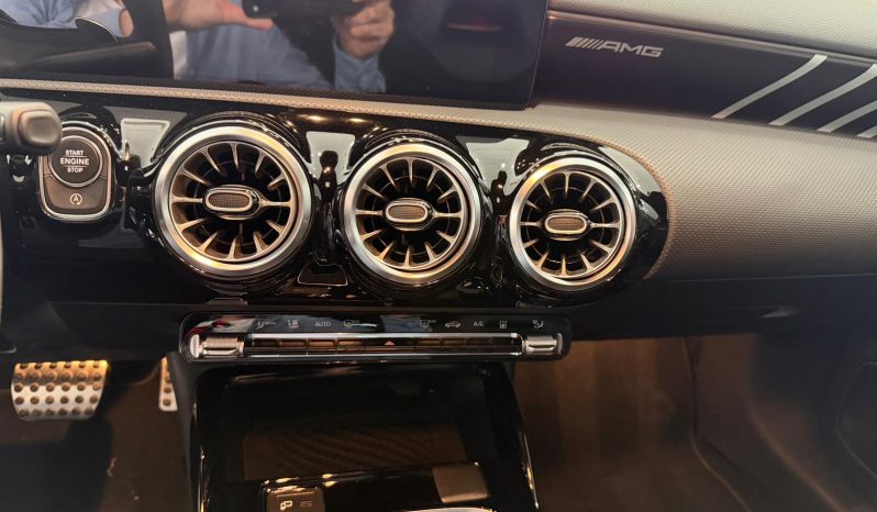 
								MERCEDES-BENZ Clase A MercedesAMG A 35 4MATIC completo									