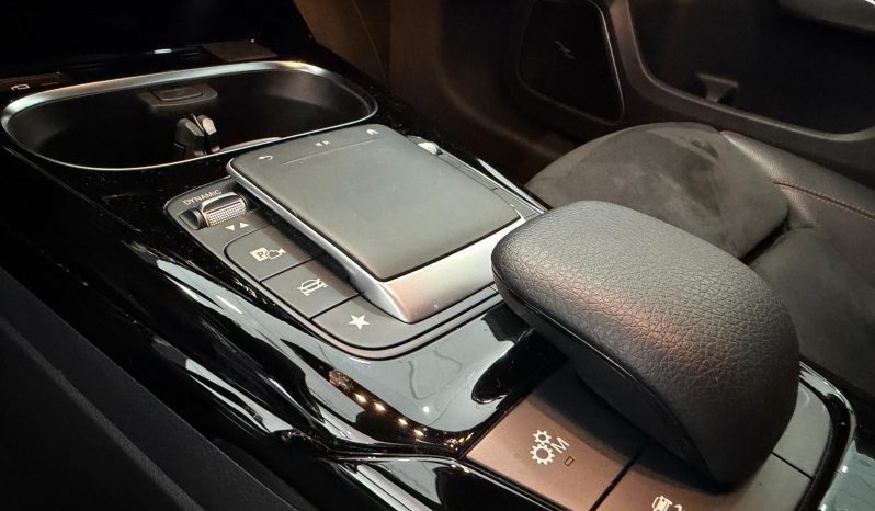 
								MERCEDES-BENZ Clase A MercedesAMG A 35 4MATIC completo									