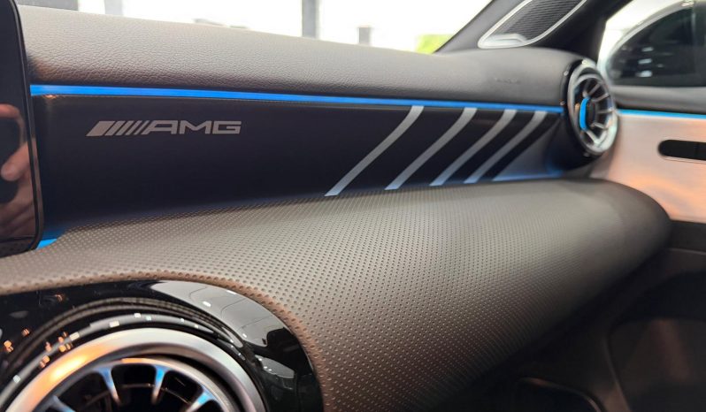 
								MERCEDES-BENZ Clase A MercedesAMG A 35 4MATIC completo									