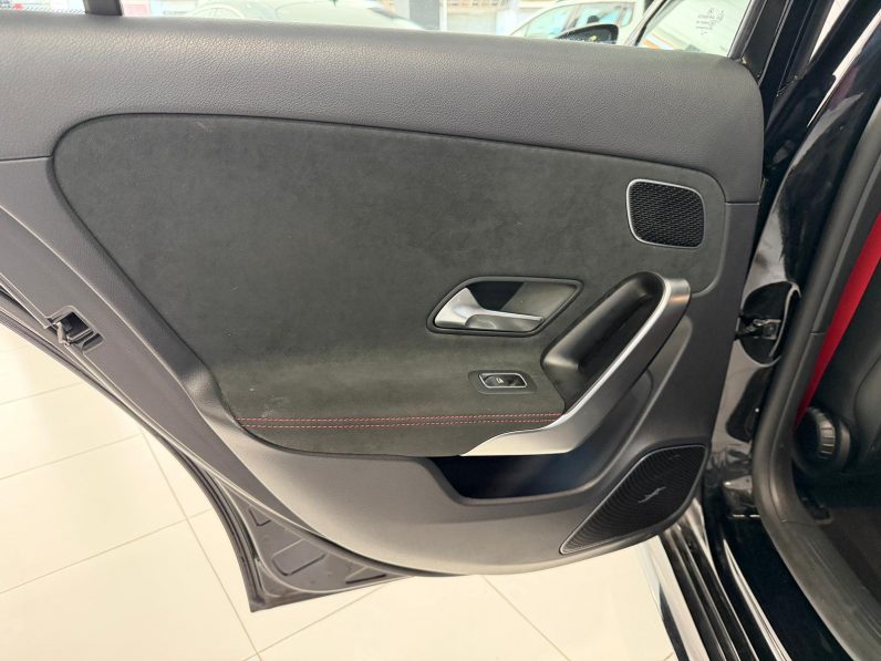 
								MERCEDES-BENZ Clase A MercedesAMG A 35 4MATIC completo									