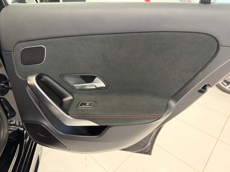 
								MERCEDES-BENZ Clase A MercedesAMG A 35 4MATIC completo									