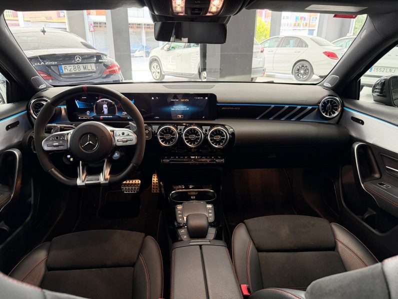 
								MERCEDES-BENZ Clase A MercedesAMG A 35 4MATIC completo									