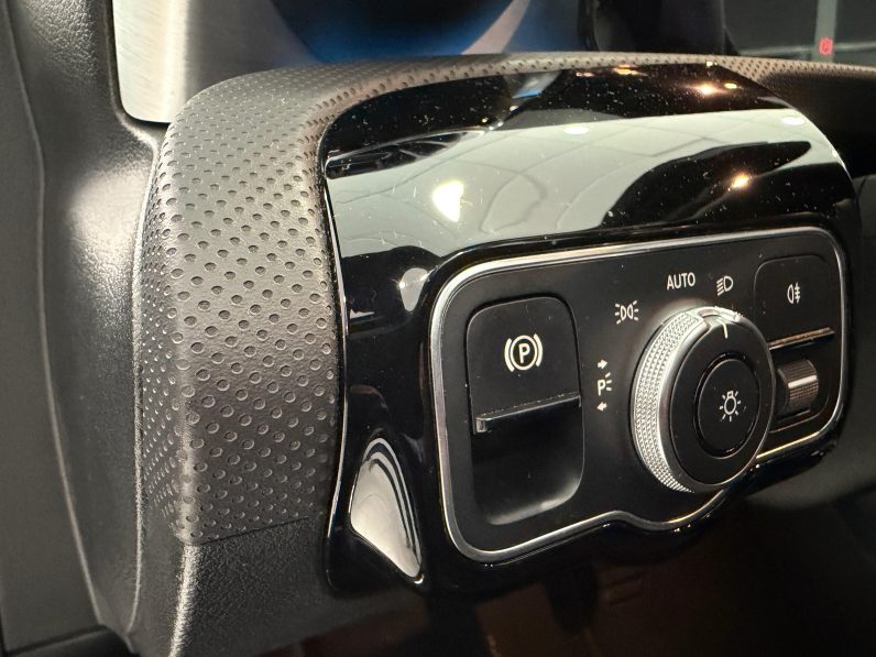 
								MERCEDES-BENZ Clase A MercedesAMG A 35 4MATIC completo									