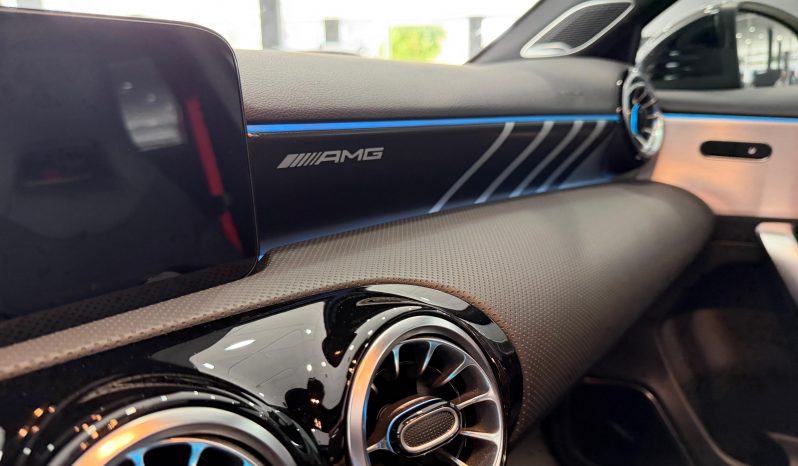 
								MERCEDES-BENZ Clase A MercedesAMG A 35 4MATIC completo									