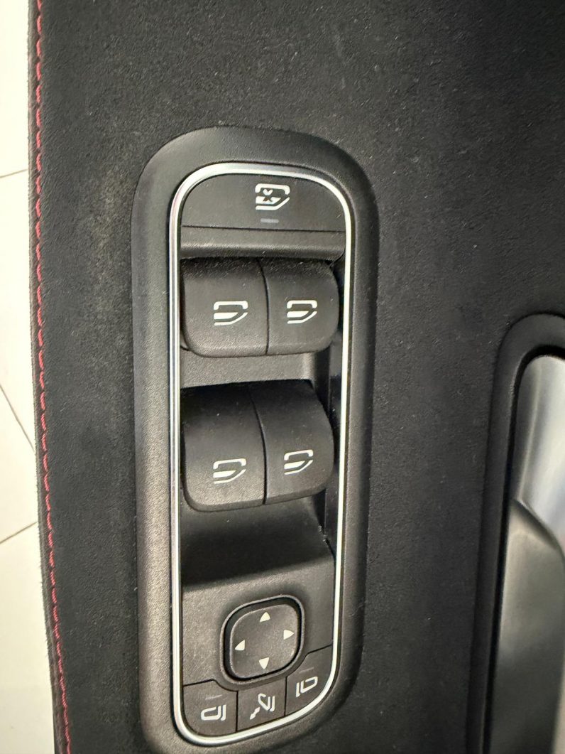 
								MERCEDES-BENZ Clase A MercedesAMG A 35 4MATIC completo									