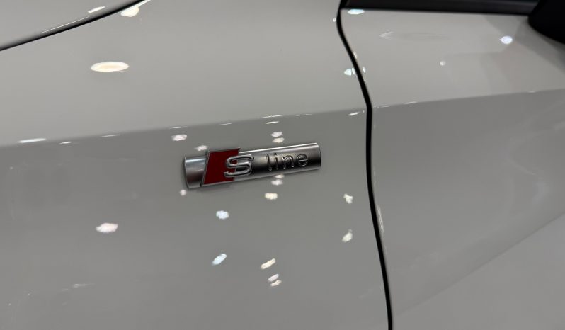 
								AUDI A3 Sedan S line 35 TFSI S tronic completo									