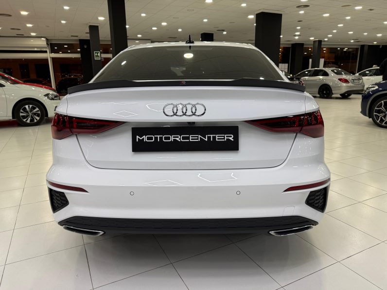 
								AUDI A3 Sedan S line 35 TFSI S tronic completo									