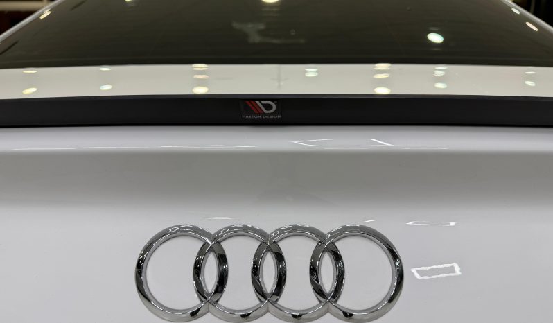 
								AUDI A3 Sedan S line 35 TFSI S tronic completo									