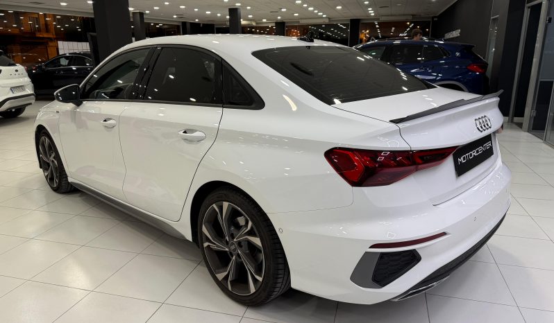 
								AUDI A3 Sedan S line 35 TFSI S tronic completo									