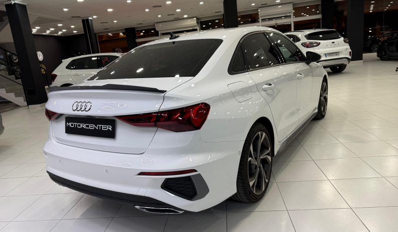 
								AUDI A3 Sedan S line 35 TFSI S tronic completo									