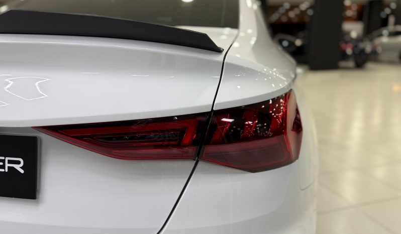 
								AUDI A3 Sedan S line 35 TFSI S tronic completo									