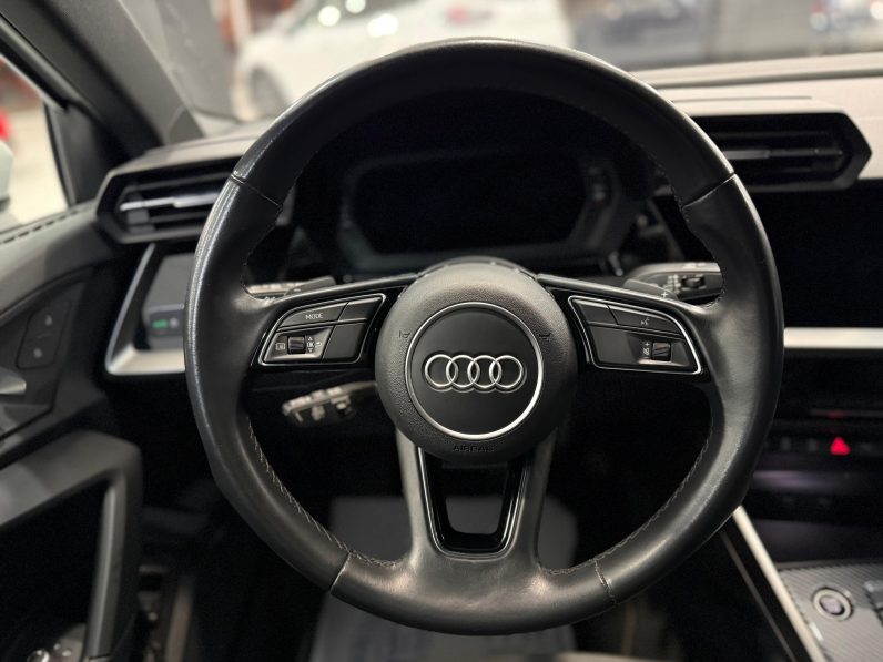 
								AUDI A3 Sedan S line 35 TFSI S tronic completo									