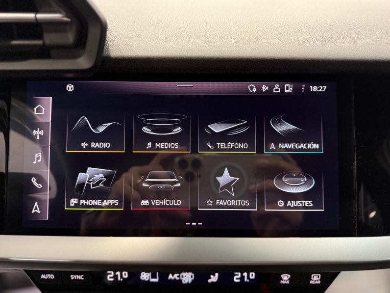 
								AUDI A3 Sedan S line 35 TFSI S tronic completo									