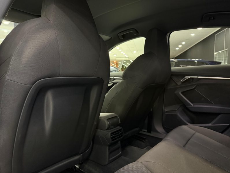 
								AUDI A3 Sedan S line 35 TFSI S tronic completo									