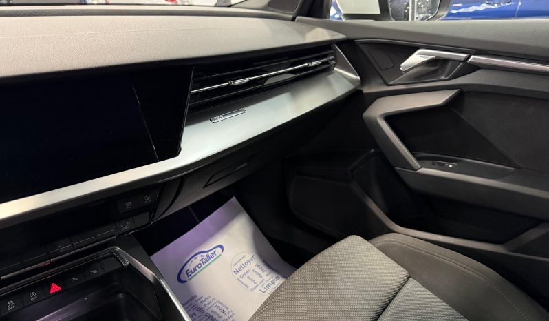 
								AUDI A3 Sedan S line 35 TFSI S tronic completo									