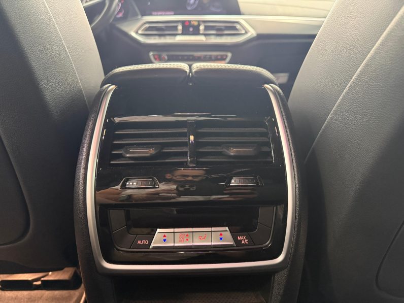 
								BMW X6 xDrive30d completo									