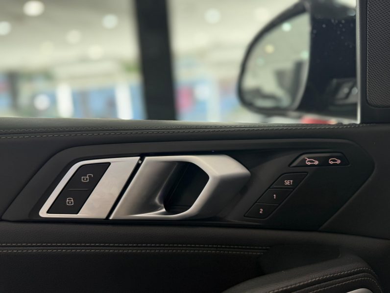 
								BMW X6 xDrive30d completo									