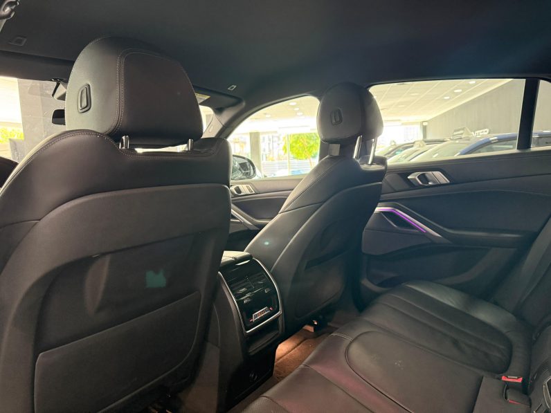 
								BMW X6 xDrive30d completo									