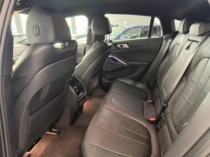 
								BMW X6 xDrive30d completo									