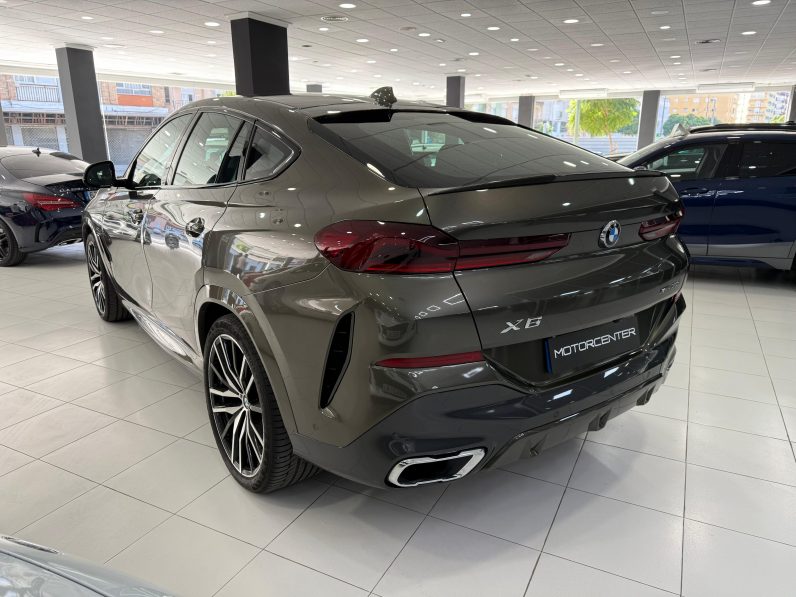 
								BMW X6 xDrive30d completo									