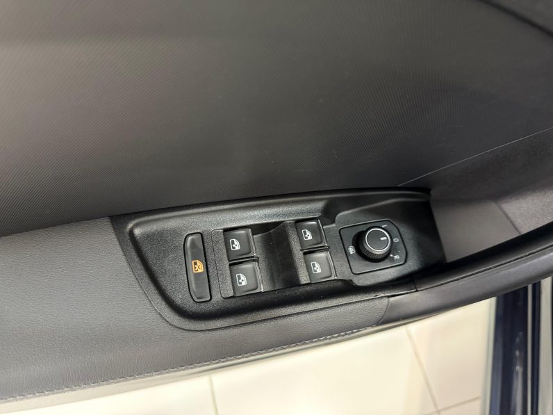 
								AUDI A1 Sportback Advanced 30 TFSI completo									