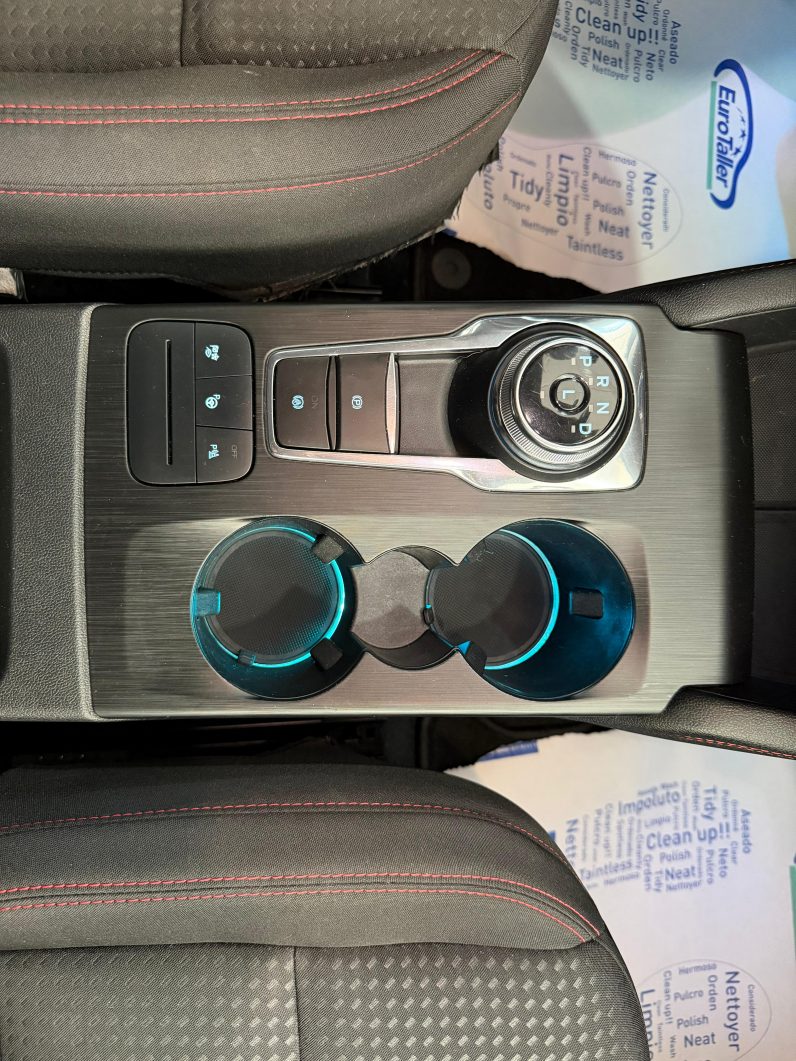 
								FORD Kuga STLine 2.5 Duratec FHEV Auto completo									