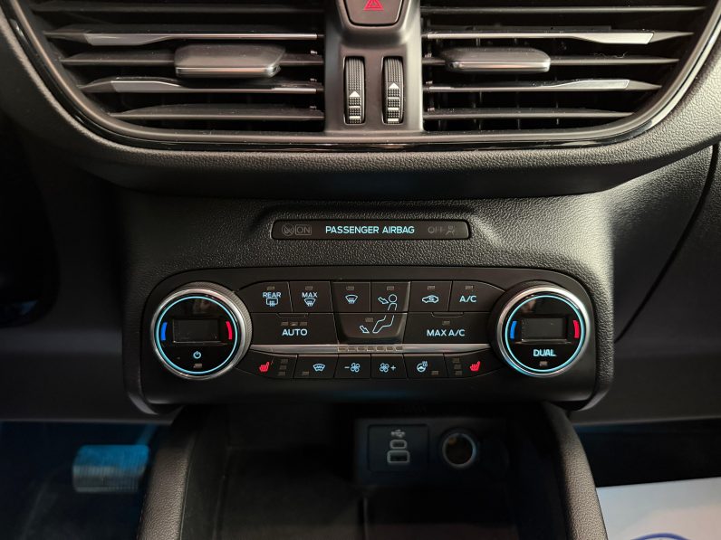 
								FORD Kuga STLine 2.5 Duratec FHEV Auto completo									