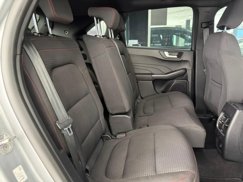 
								FORD Kuga STLine 2.5 Duratec FHEV Auto completo									