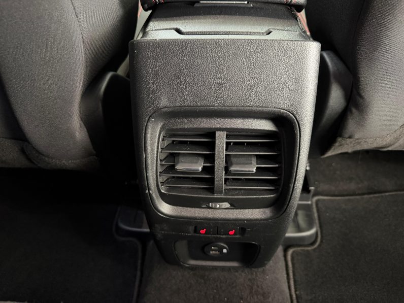 
								FORD Kuga STLine 2.5 Duratec FHEV Auto completo									