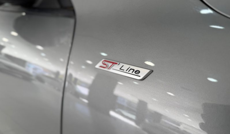 
								FORD Kuga STLine 2.5 Duratec FHEV Auto completo									