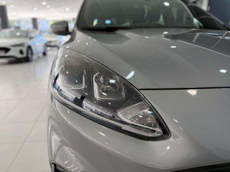 
								FORD Kuga STLine 2.5 Duratec FHEV Auto completo									