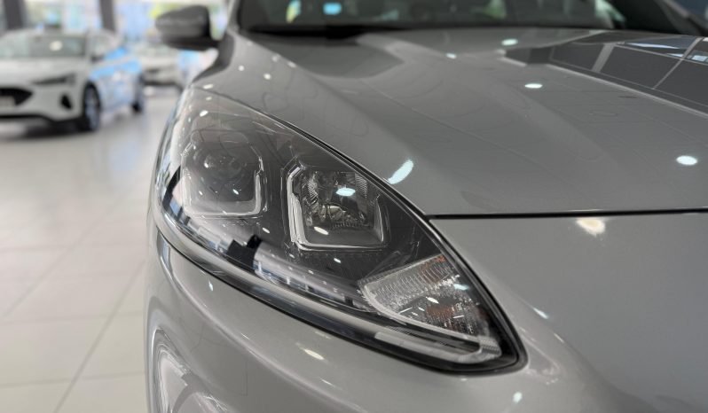 
								FORD Kuga STLine 2.5 Duratec FHEV Auto completo									