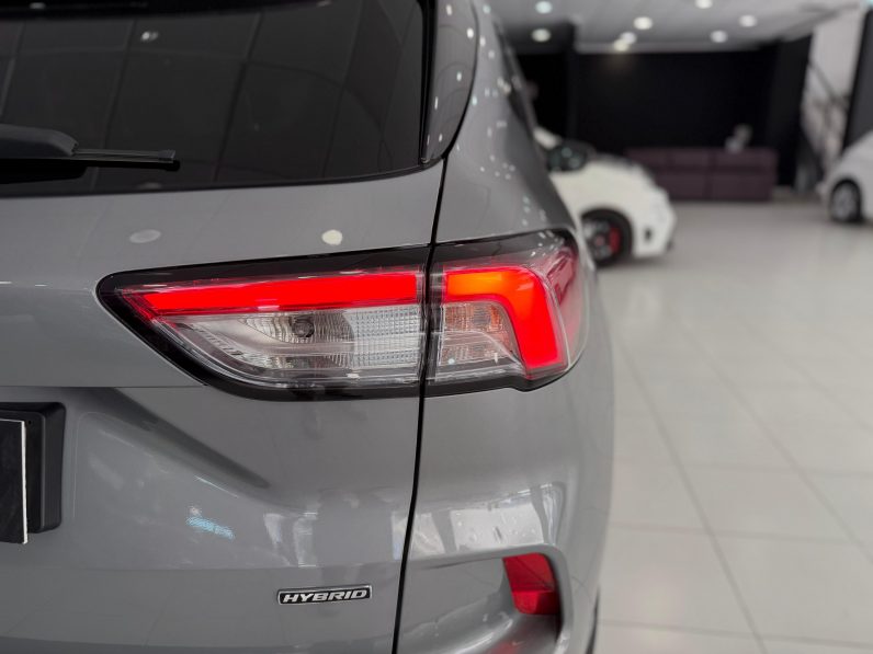 
								FORD Kuga STLine 2.5 Duratec FHEV Auto completo									