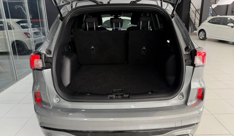 
								FORD Kuga STLine 2.5 Duratec FHEV Auto completo									