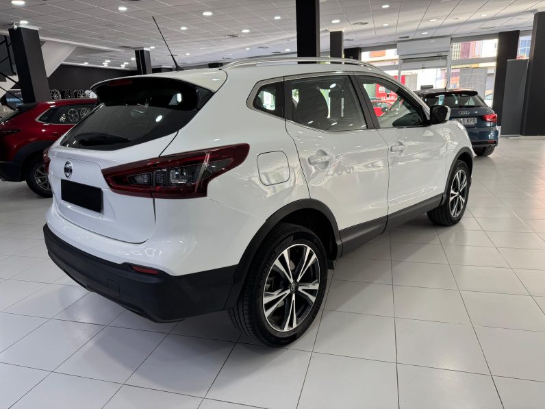 
								NISSAN QASHQAI dCi 115 CV E6D DCT NCONNECTA completo									