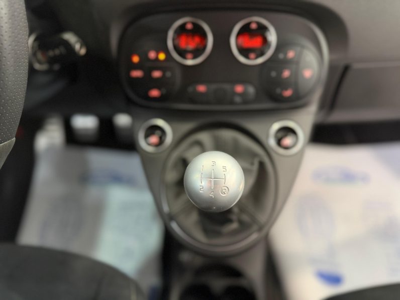 
								ABARTH 500 695 1.4 16v TJet 180 CV completo									