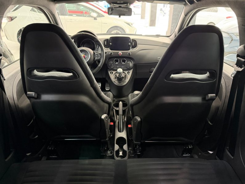 
								ABARTH 500 695 1.4 16v TJet 180 CV completo									