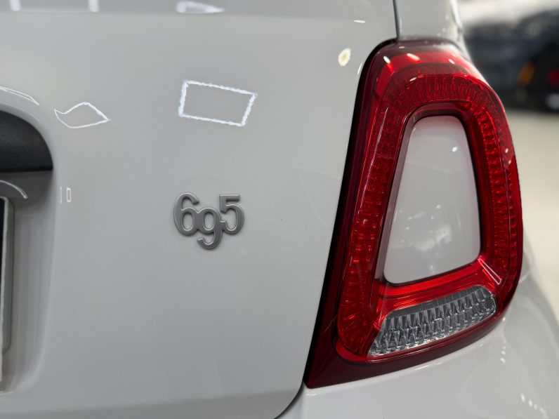 
								ABARTH 500 695 1.4 16v TJet 180 CV completo									