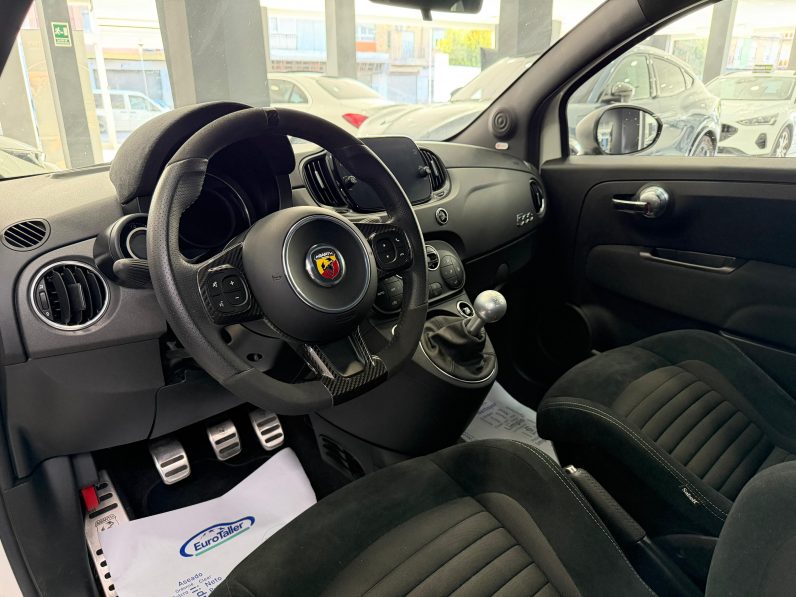 
								ABARTH 500 695 1.4 16v TJet 180 CV completo									