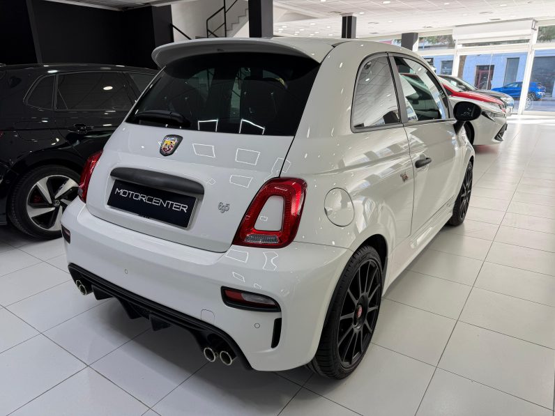 
								ABARTH 500 695 1.4 16v TJet 180 CV completo									