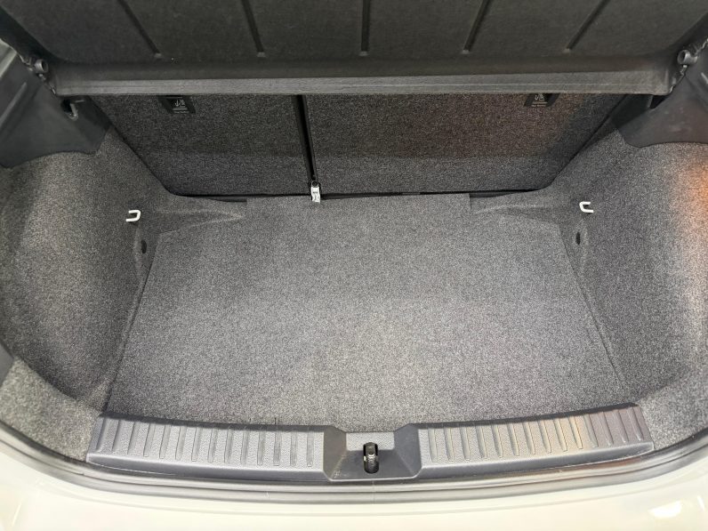 
								SEAT Ibiza 1.0 MPI Reference Plus completo									