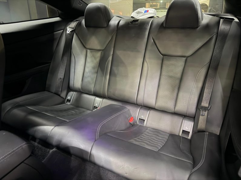 
								BMW Serie 4 M4 Competition completo									