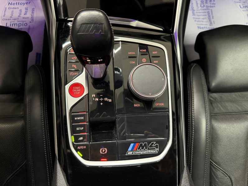 
								BMW Serie 4 M4 Competition completo									