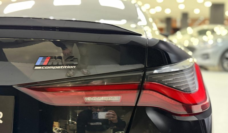 
								BMW Serie 4 M4 Competition completo									