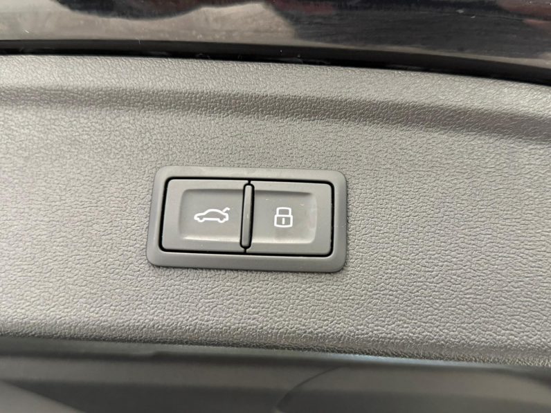 
								AUDI A3 RS3 Sedan TFSI quattro S tronic completo									