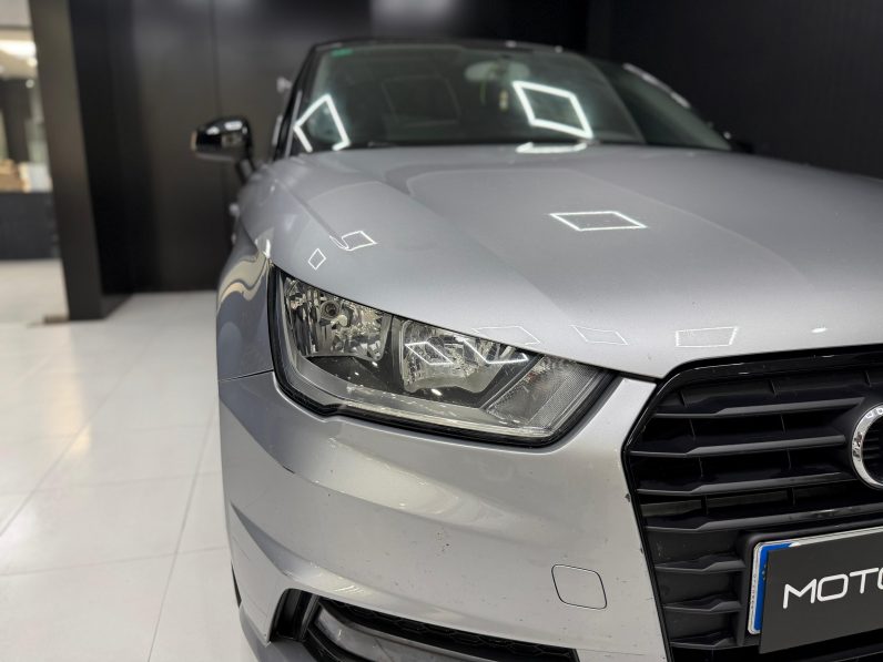 
								AUDI A1 Sportback 1.0 TFSI 95CV Adrenalin completo									