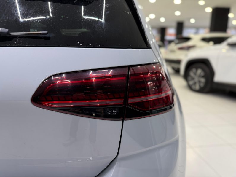 
								VOLKSWAGEN Golf GTI Performance 2.0 TSI 245CV DSG completo									