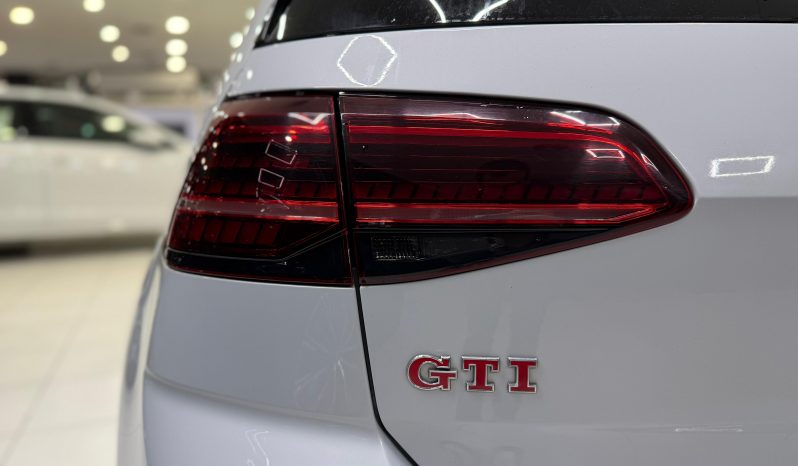 
								VOLKSWAGEN Golf GTI Performance 2.0 TSI 245CV DSG completo									