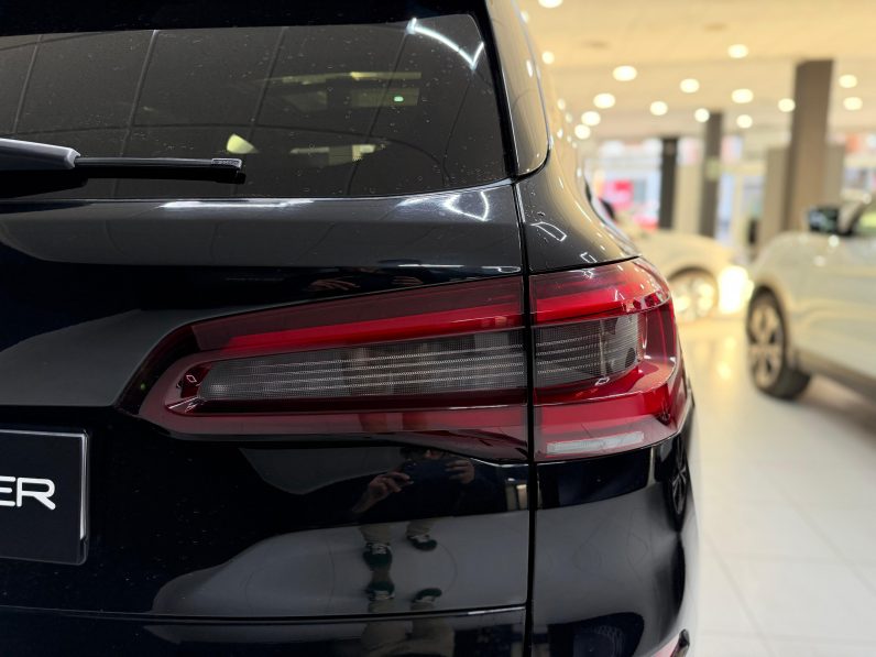 
								BMW X5 xDRIVE30d completo									