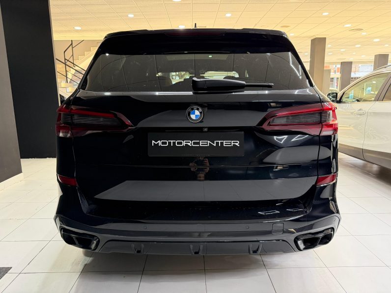 
								BMW X5 xDRIVE30d completo									